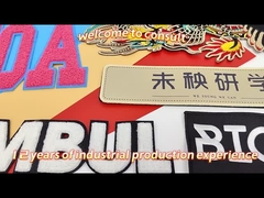 La tela cruzada bordada tela de las insignias del remiendo cose en remiendos del bordado