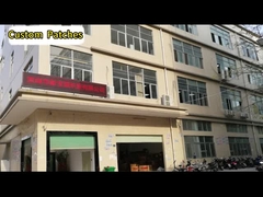 Hierro en remiendos de la tela de la tela cruzada de la frontera de Merrow del remiendo del bordado