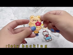 Hierro amistoso de Eco de la ropa linda de los niños en los remiendos de encargo del bordado de los remiendos para los bolsos