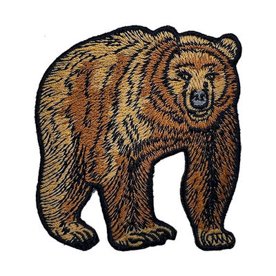 Hierro de encargo del remiendo del bordado del oso de Brown en el apoyo de la frontera bordada para los bolsos de la chaqueta