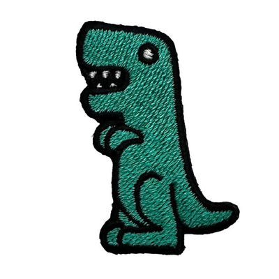 Hierro bordado de encargo de los remiendos del color los 5CM del dinosaurio PMS en remiendos de la ropa