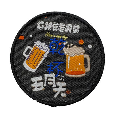 El bordado de Cheers Iron On del diseñador remienda el poliéster Logo Patch tejido hilo