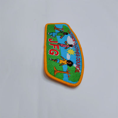 El hierro uniforme del bordado en el laser de los remiendos cortó la frontera tejida de Merrow de los remiendos