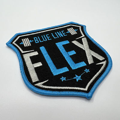 La tela cruzada de Logo Iron On Embroidered Patches sentía que la frontera/laser de Merrow de la tela cortó la frontera
