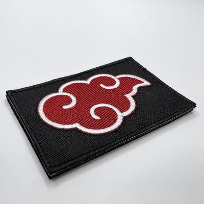 Hierro de encargo de la insignia de la ropa de la nube de los 6CM en remiendo de la ropa del bordado de la tela de la tela cruzada