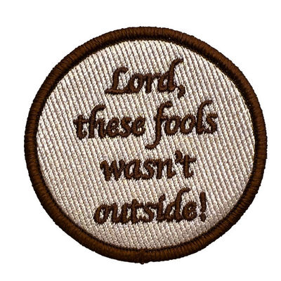 Las palabras diseñan a Logo Embroidery Patches de encargo que PMS colorea Stainable reutilizable