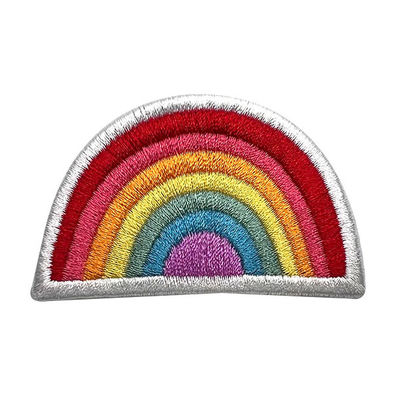 El diseñador Custom DIY del arco iris bordó el hierro de los remiendos en los remiendos para la ropa