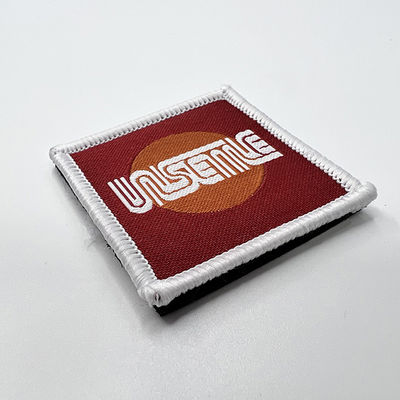Marca de encargo Logo Patch Stitched Name Patches tejido con la frontera de Merrow