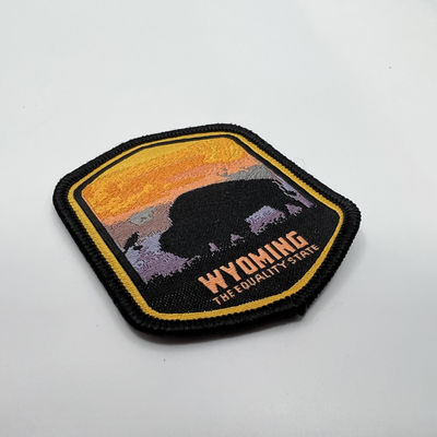 Hierro natural de Animal Woven Patches del diseñador en el bordado Logo Patches With Merrowed Border