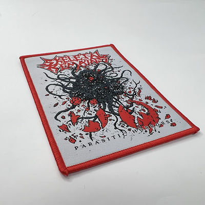 Hierro tejido frontera roja lavable del color de Merrowed Logo Patch PMS en insignia del bordado